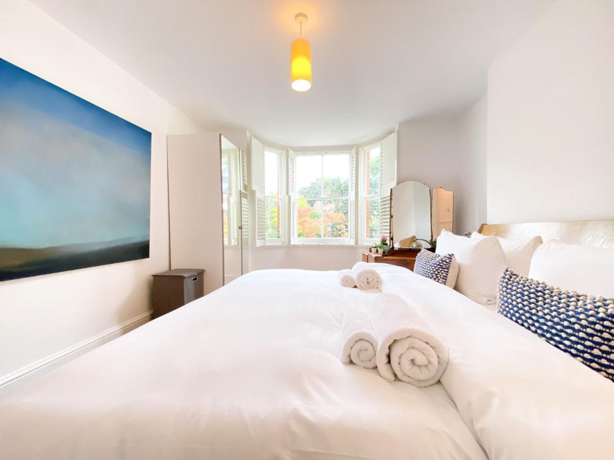 Pass The Keys Garden Apartment In Stockwell Londen Buitenkant foto