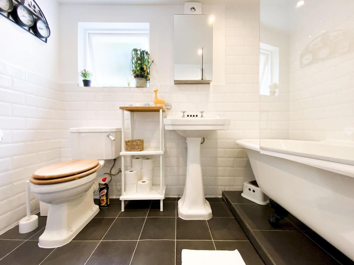 Pass The Keys Garden Apartment In Stockwell Londen Buitenkant foto