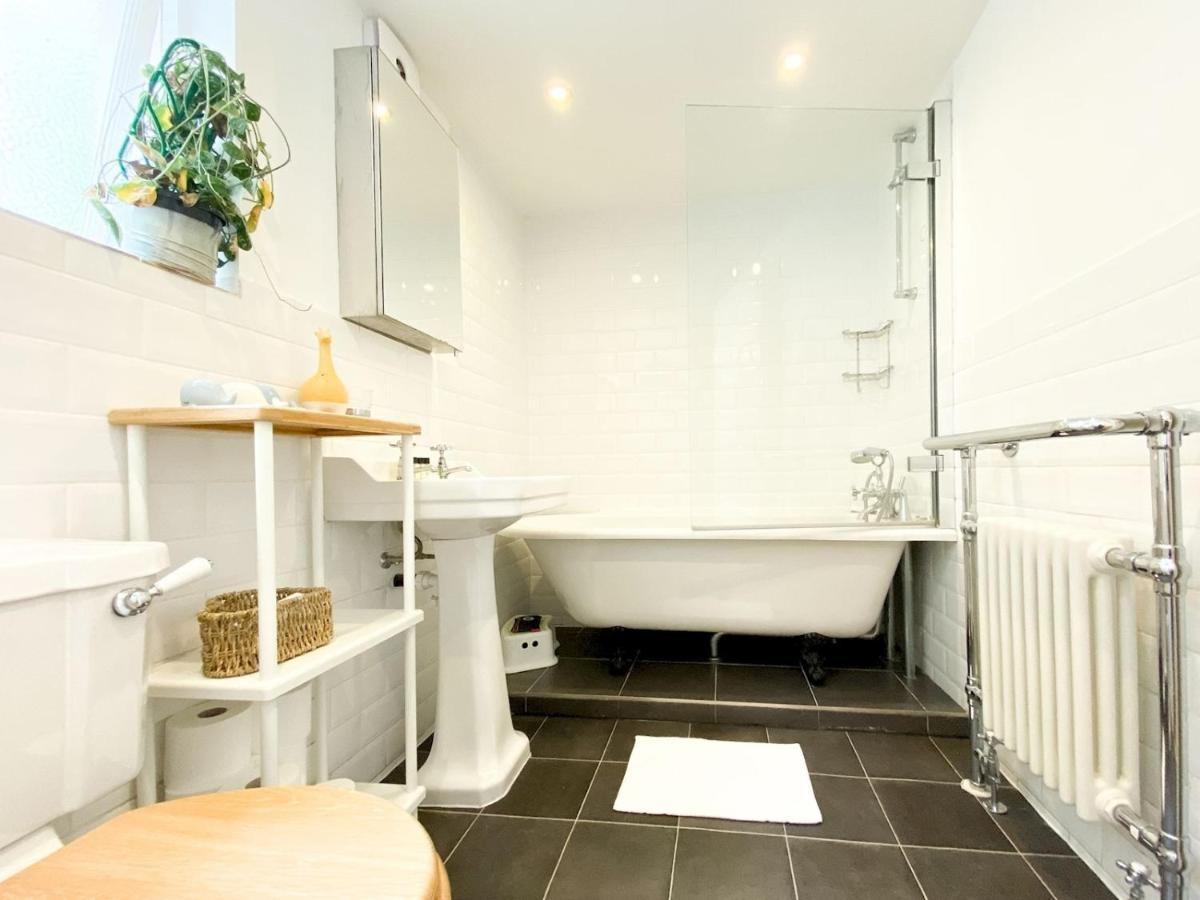 Pass The Keys Garden Apartment In Stockwell Londen Buitenkant foto